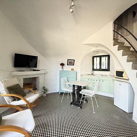 Agi Torre Quimeta Apartments Росес Екстериор снимка